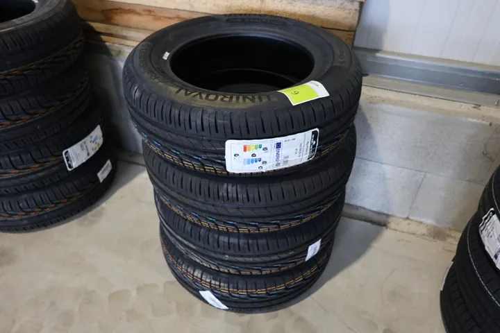 Uniroyal Reifen Set Rain Expert 5 Größe: 195/65 R 15